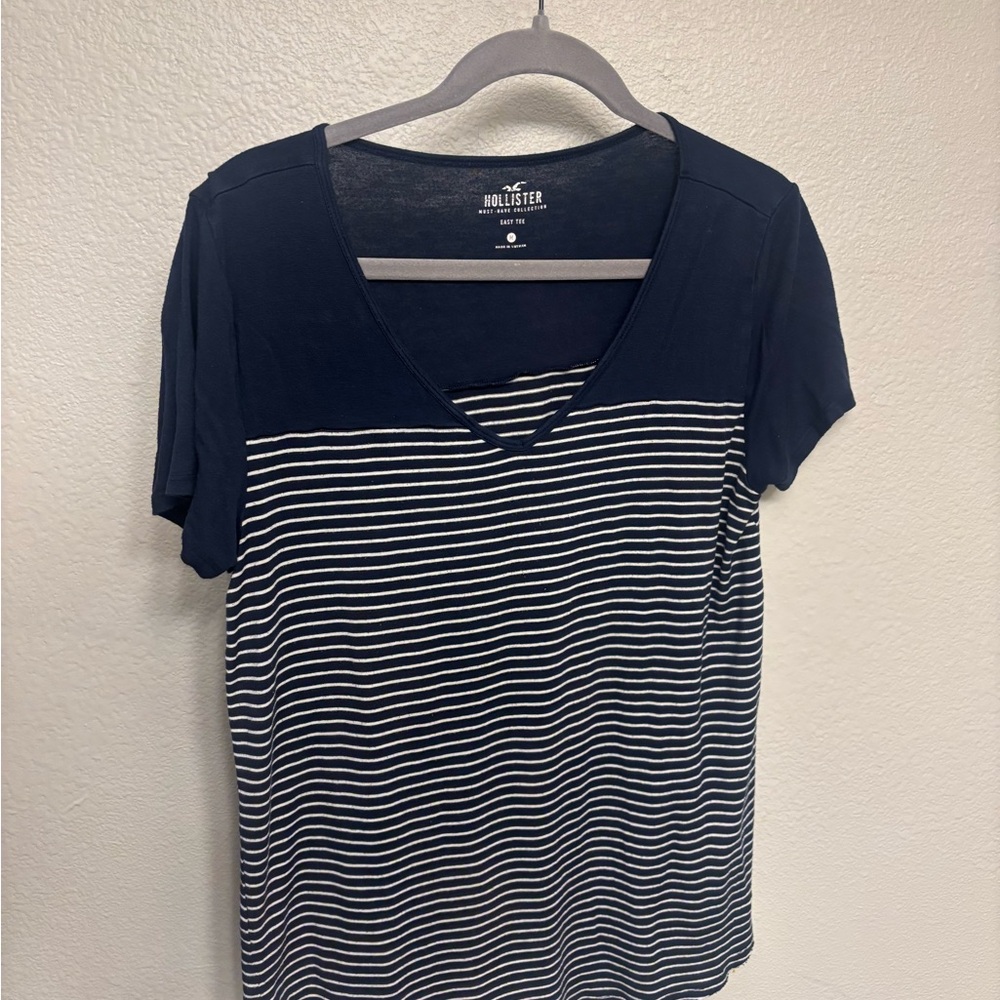 Hollister Blue and White Short Sleeve Tee